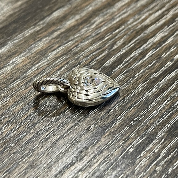 DISCONTINUED Follow Your Heart Brighton Charm🤍 - Picture 3 of 5